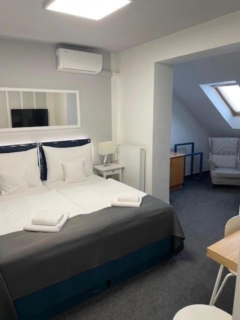 Hotel Maroli Mikulov Esterno foto